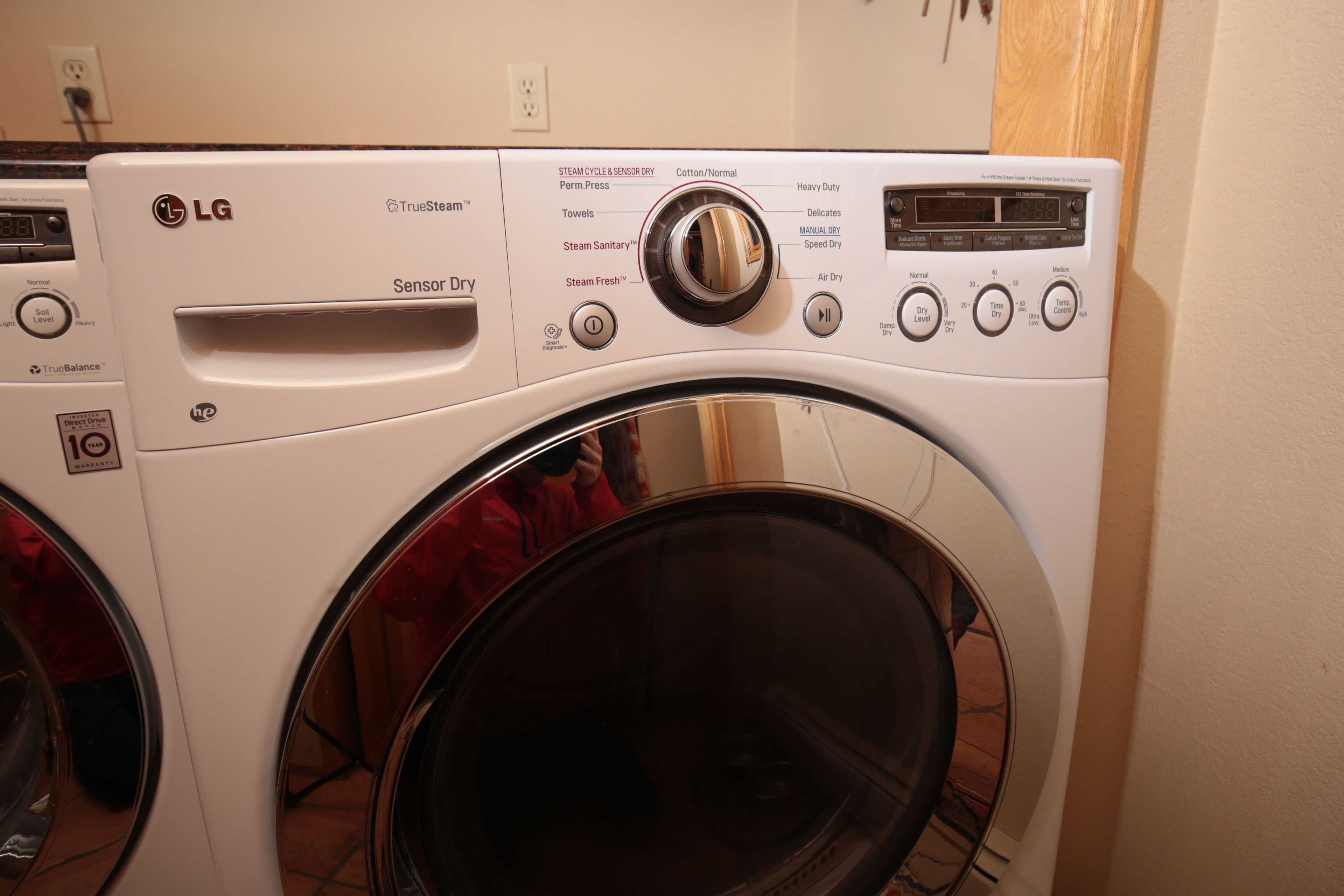 LG Front Loading True Balance Washer & Dryer | EBTH