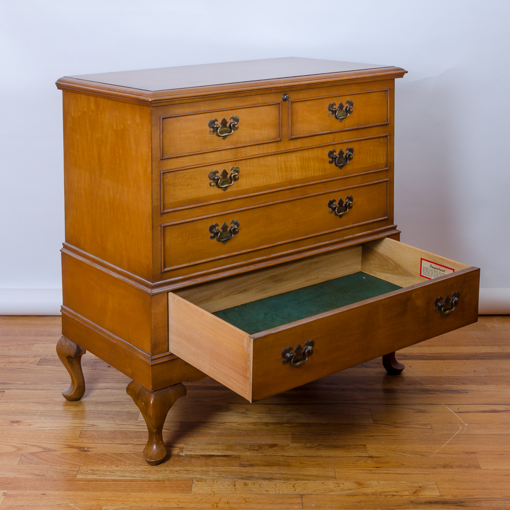 Lane "Colonial Salem" Cedar Chest with One Drawer EBTH
