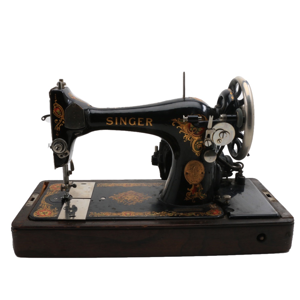 1924 Singer Sewing Machine Model 128 with Bentwood Case EBTH