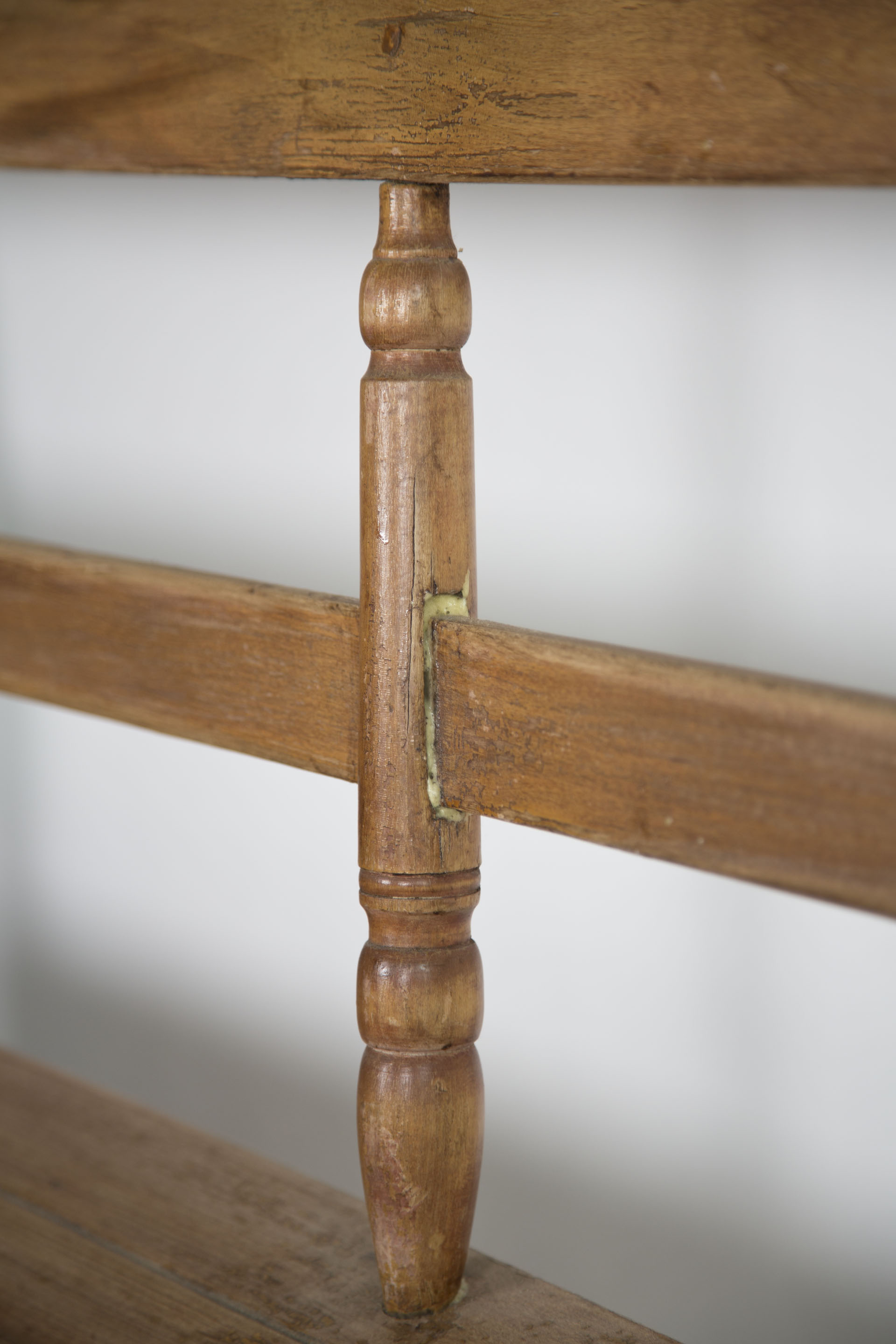 Country Style Wooden Bench | EBTH
