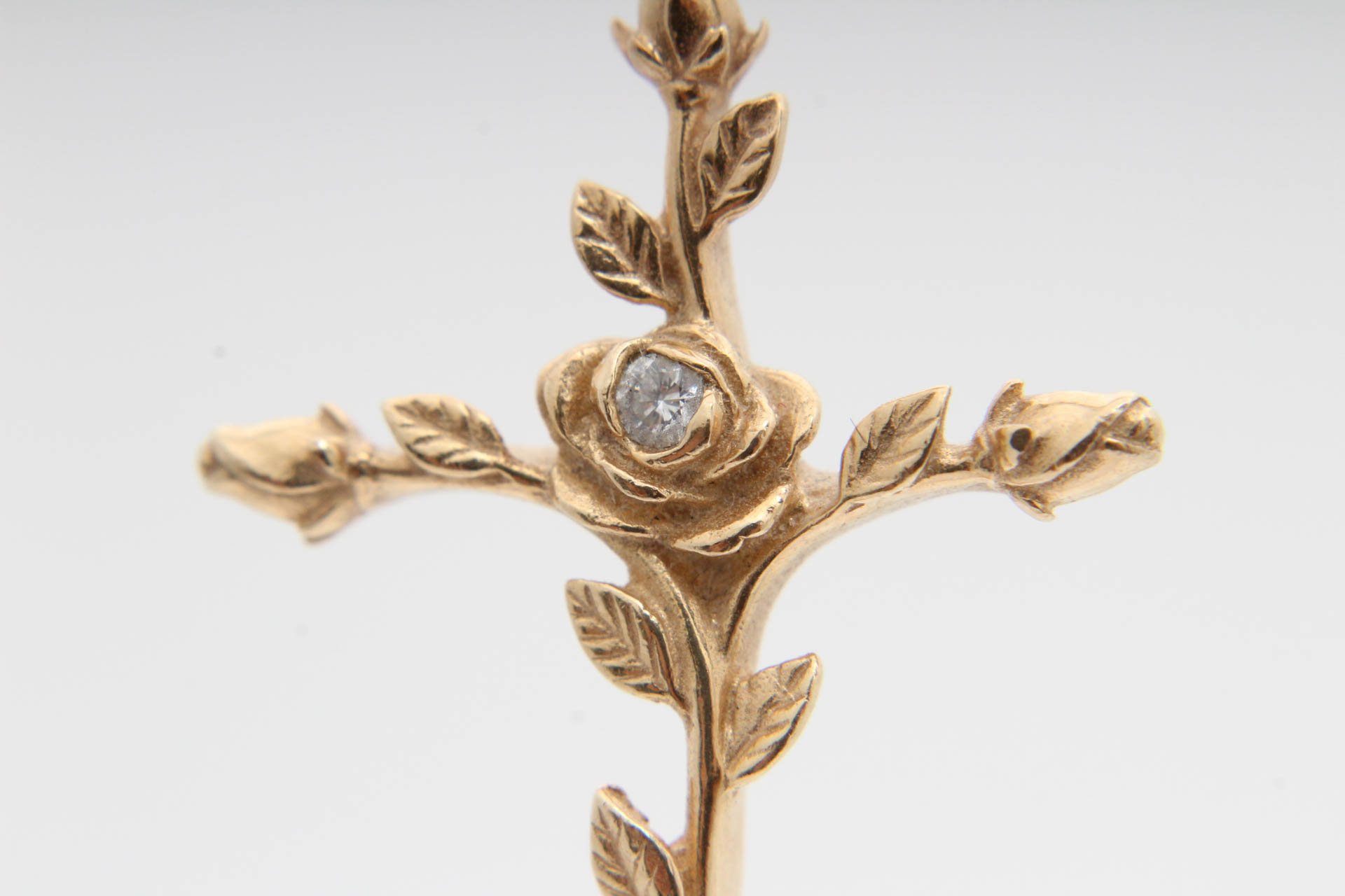 James Avery 14K Yellow Gold Rose Cross Pendant Necklace EBTH