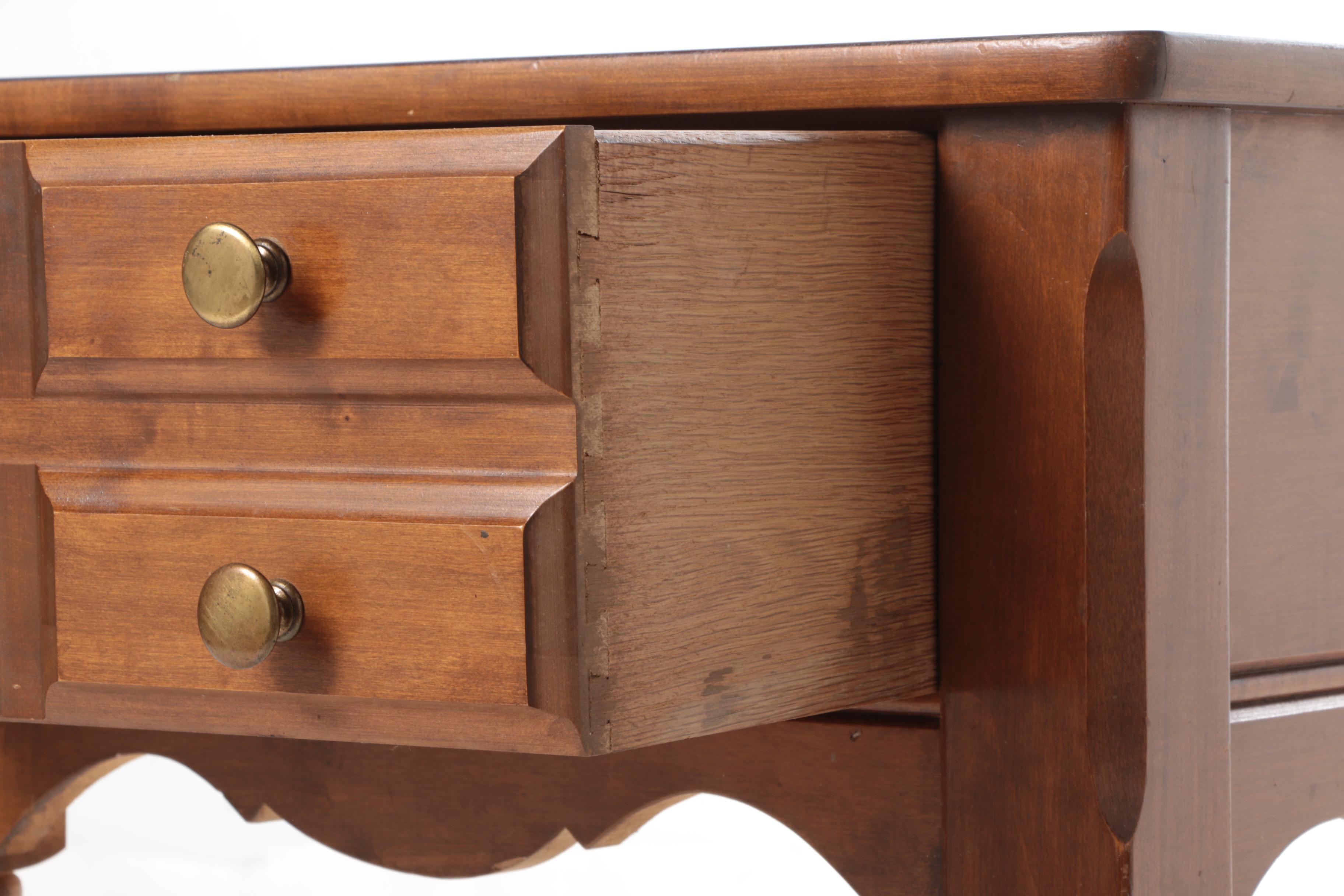 Vintage Federal Style End Table by Mersman | EBTH