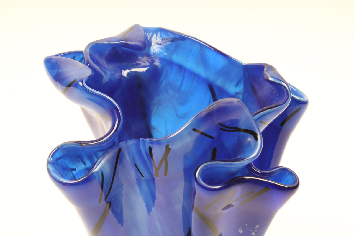 Art Glass Handkerchief Vase EBTH
