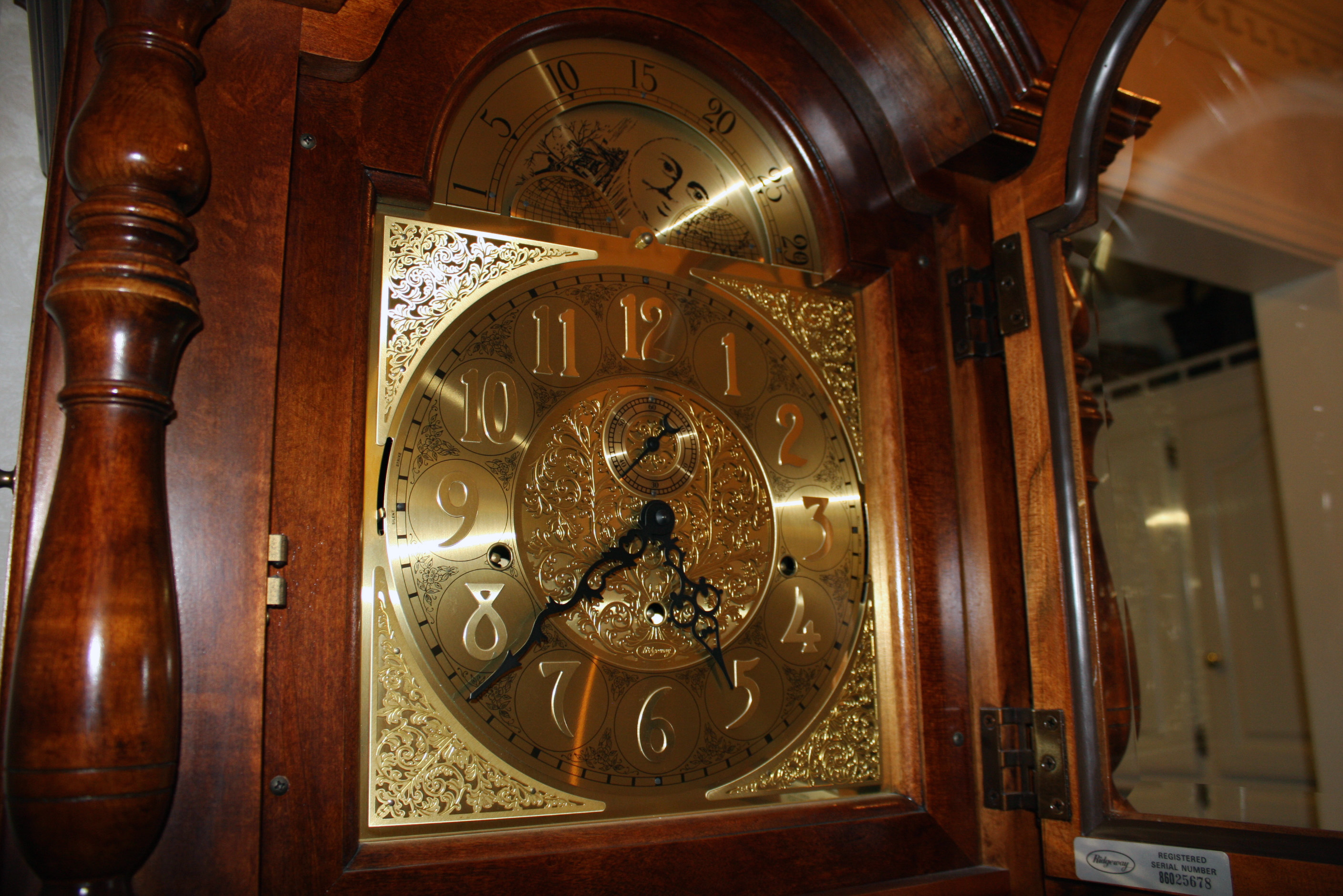 Vintage Ridgeway Chiming Grandfather Clock EBTH