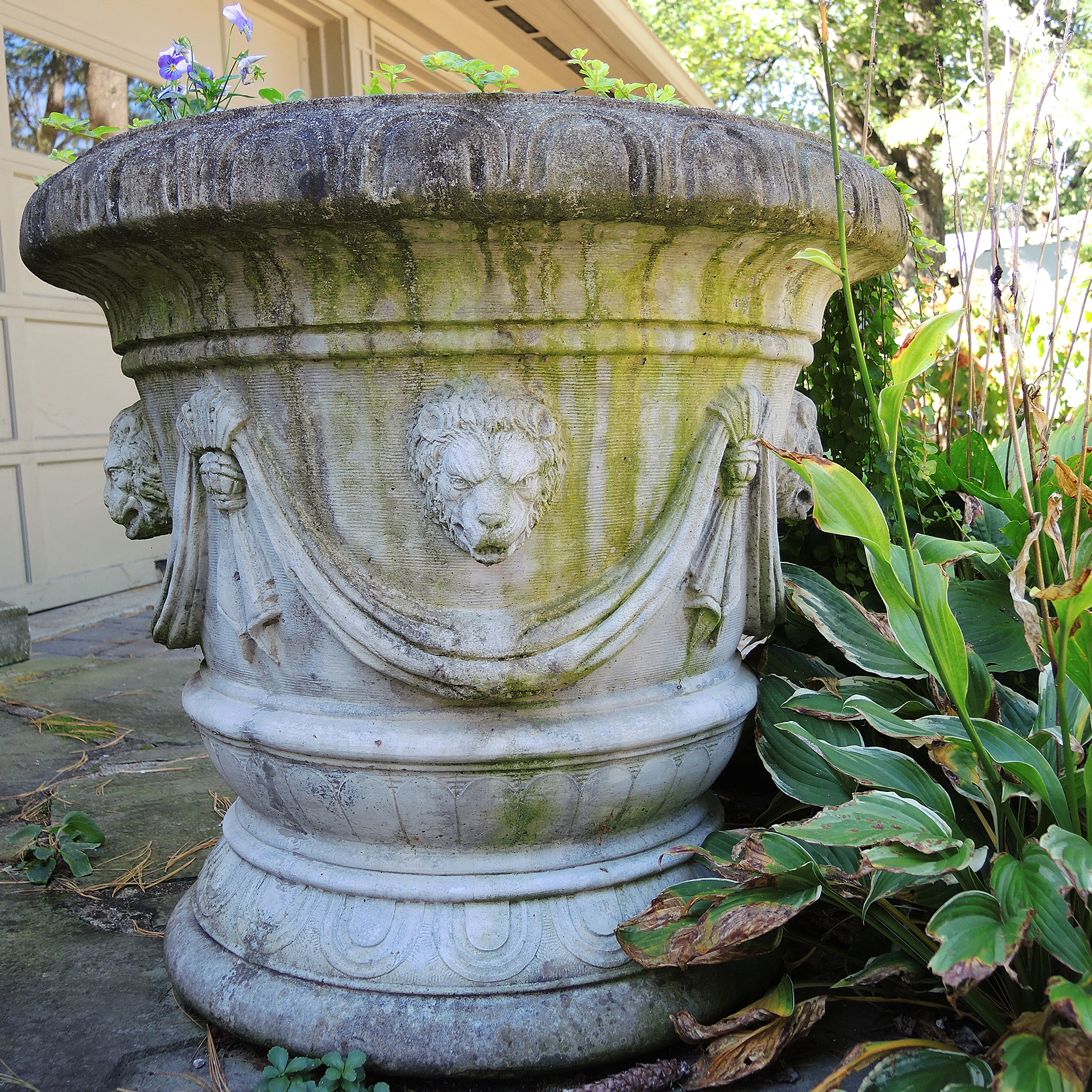 Large Concrete Lion Flower Planter | EBTH