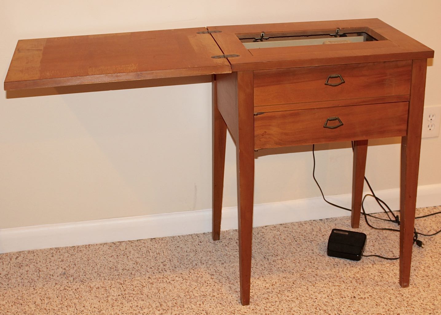 Sears Kenmore Vintage Sewing Machine in Wood EBTH