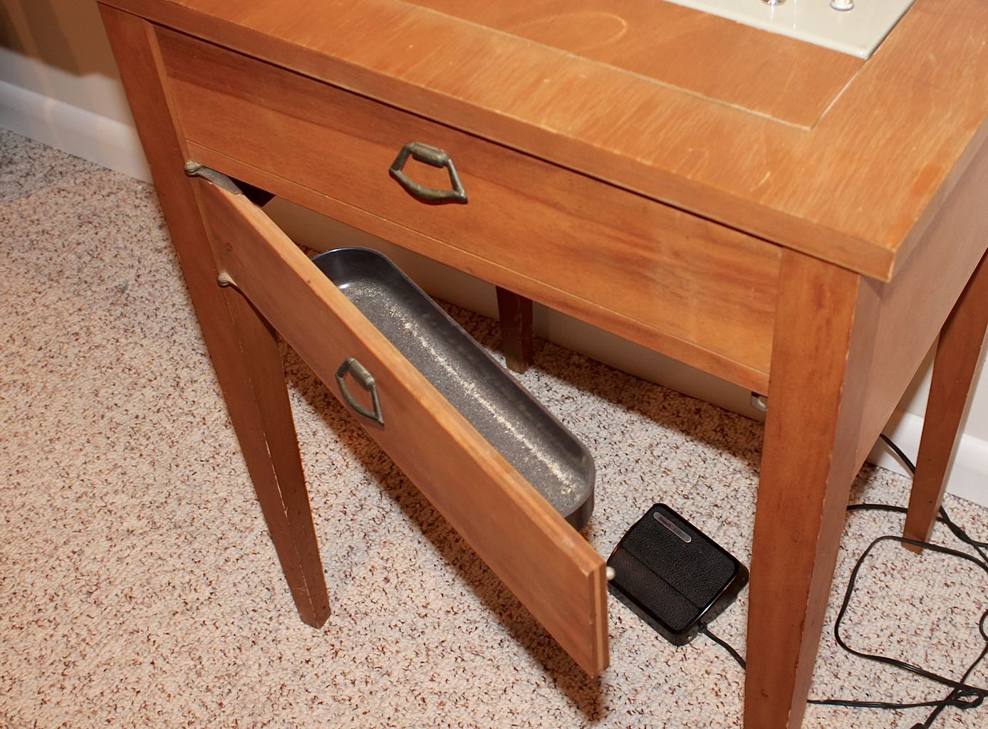 Sears Kenmore Vintage Sewing Machine in Wood EBTH