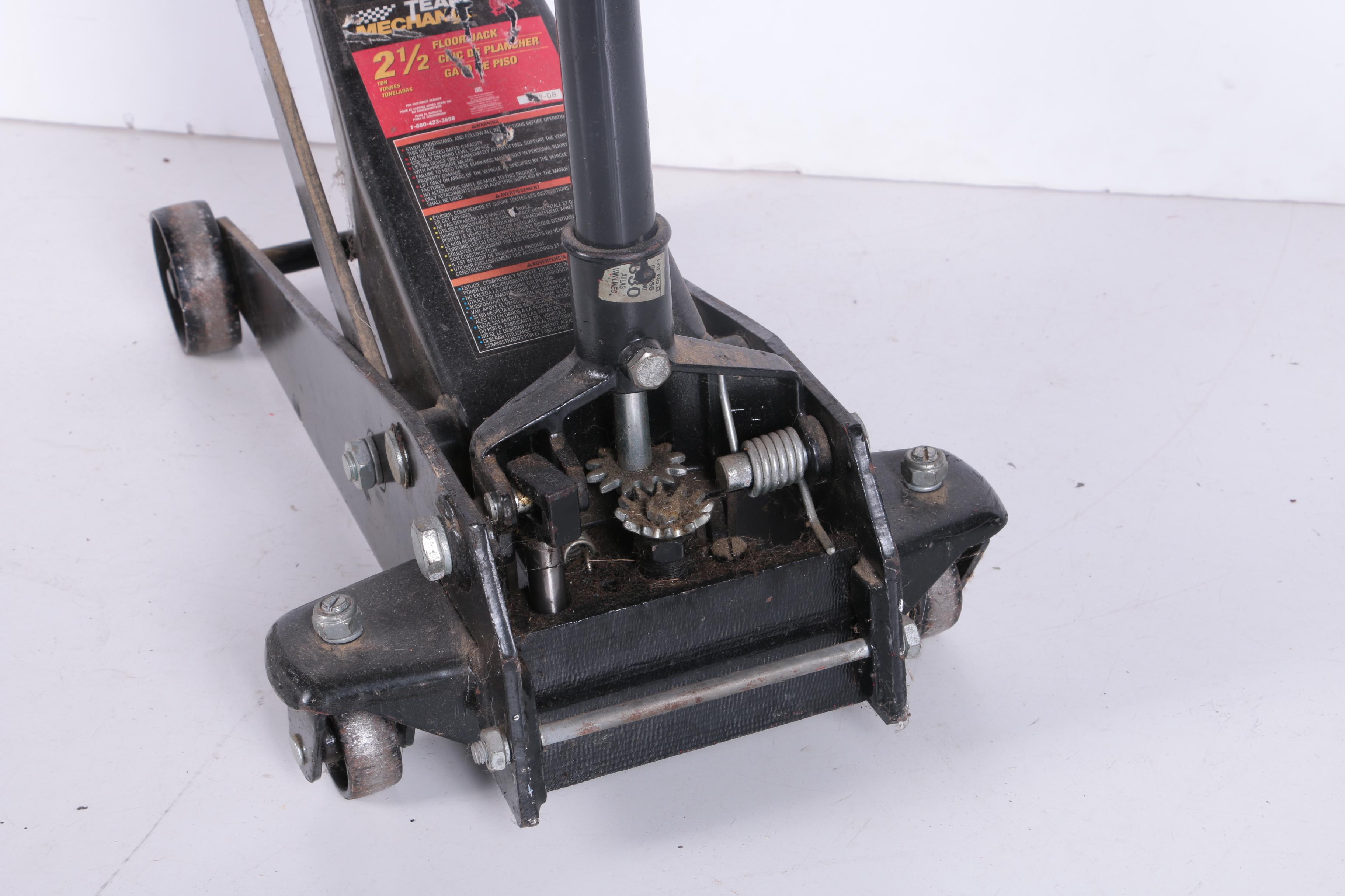 Hydraulic Floor Jack and Automotive Creeper EBTH