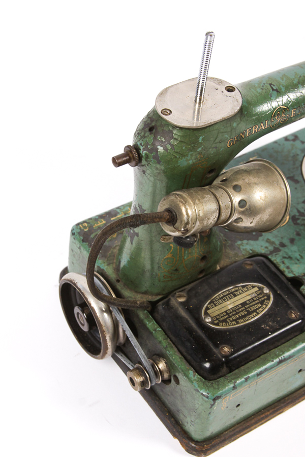 Vintage General Electric Sewing Machine EBTH