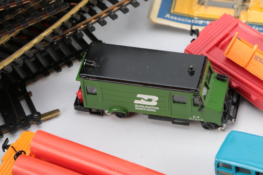 Trains and Cars with Accessories : EBTH