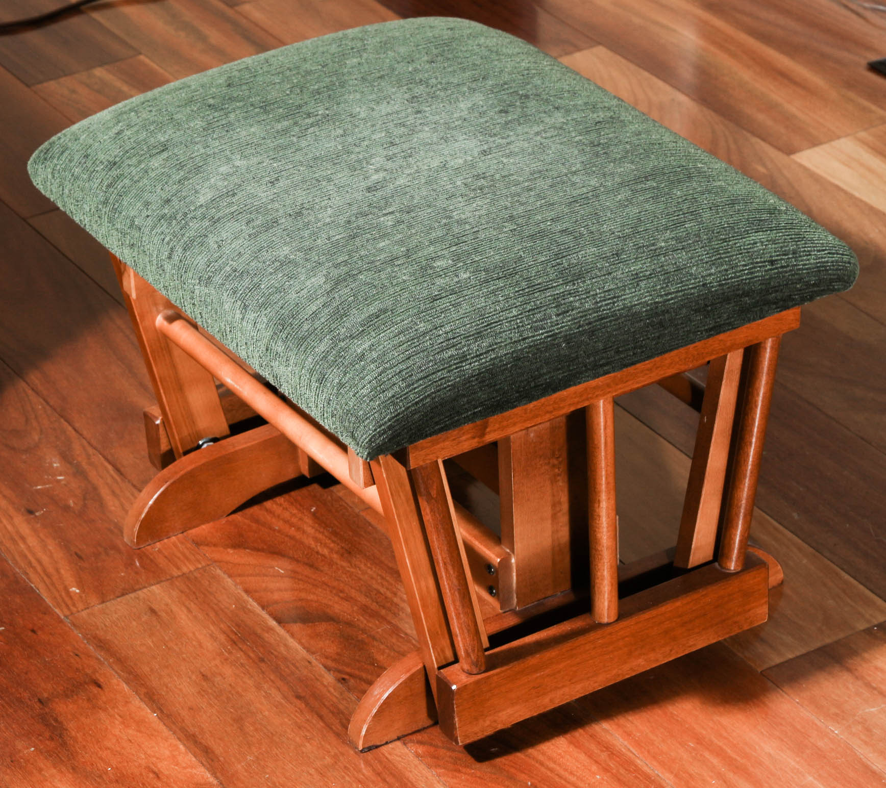 Glider Chair with Footrest EBTH