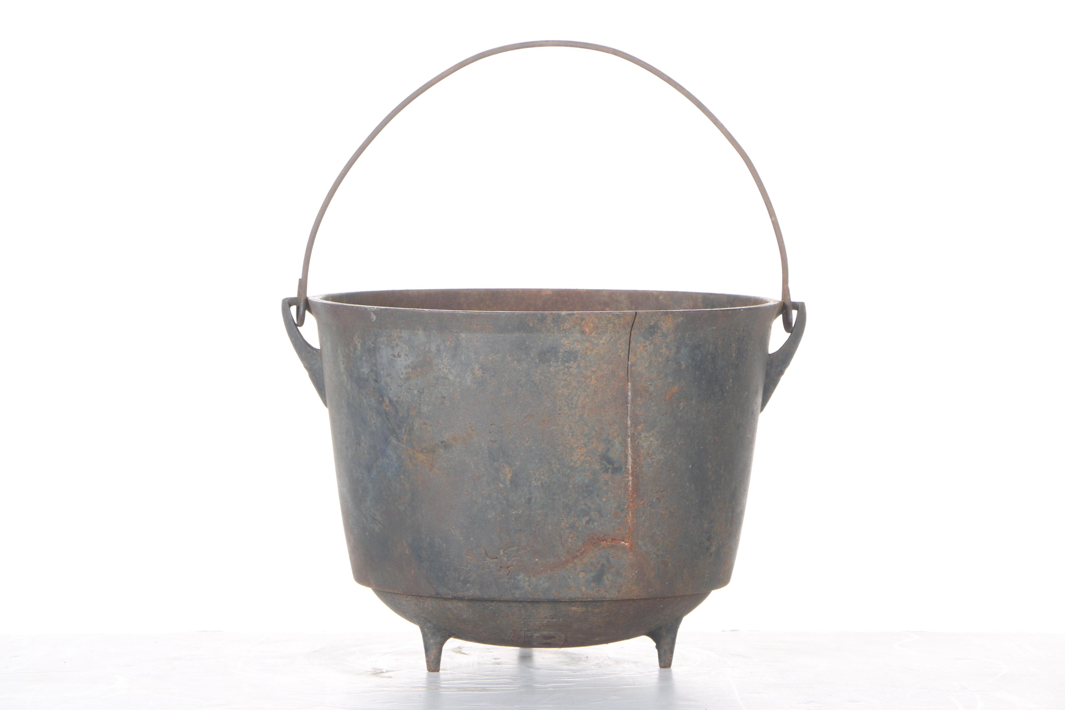 Vintage Cast Iron Cooking Pots EBTH