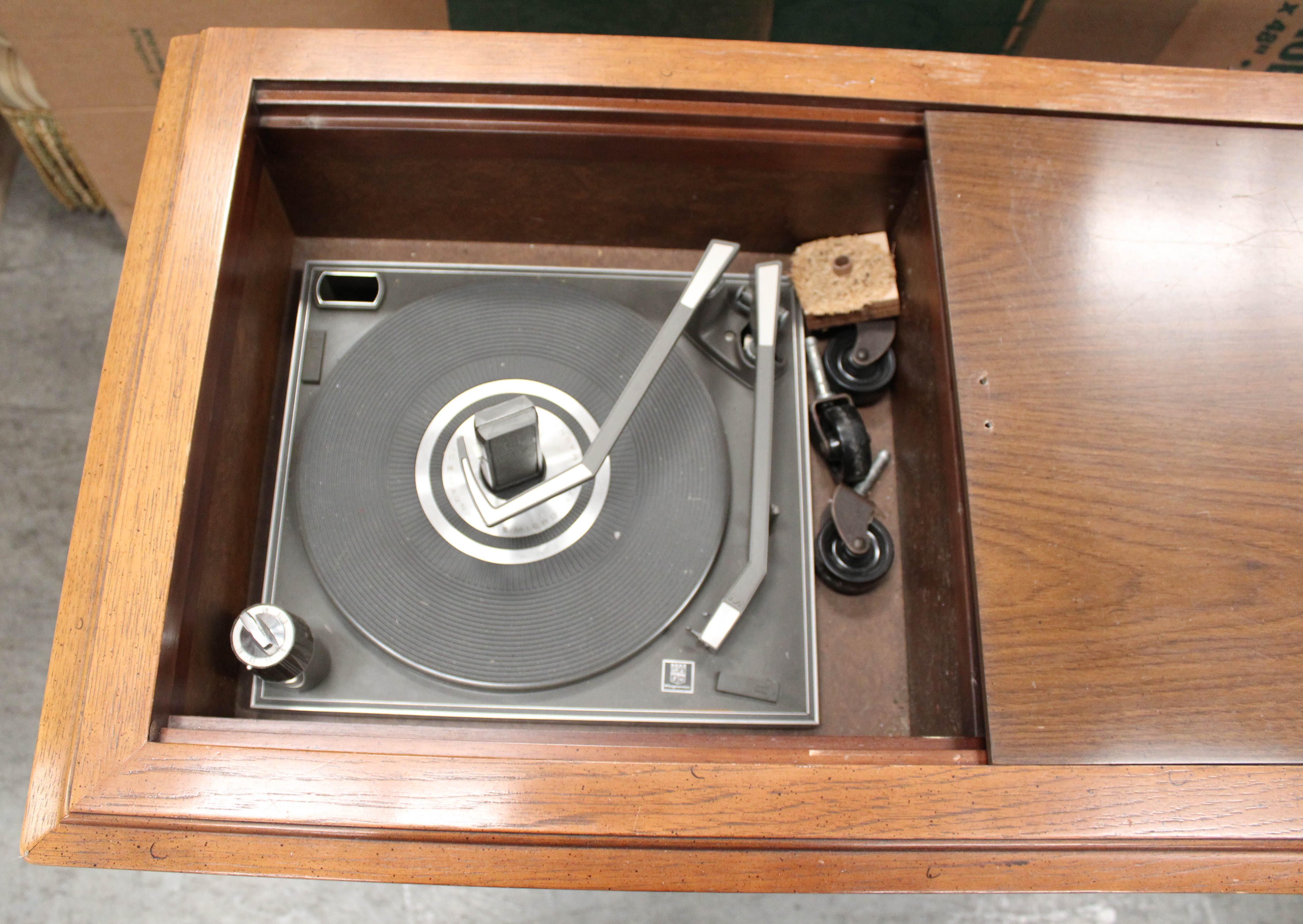 1960s Magnavox Astro Sonic Stereo Console EBTH