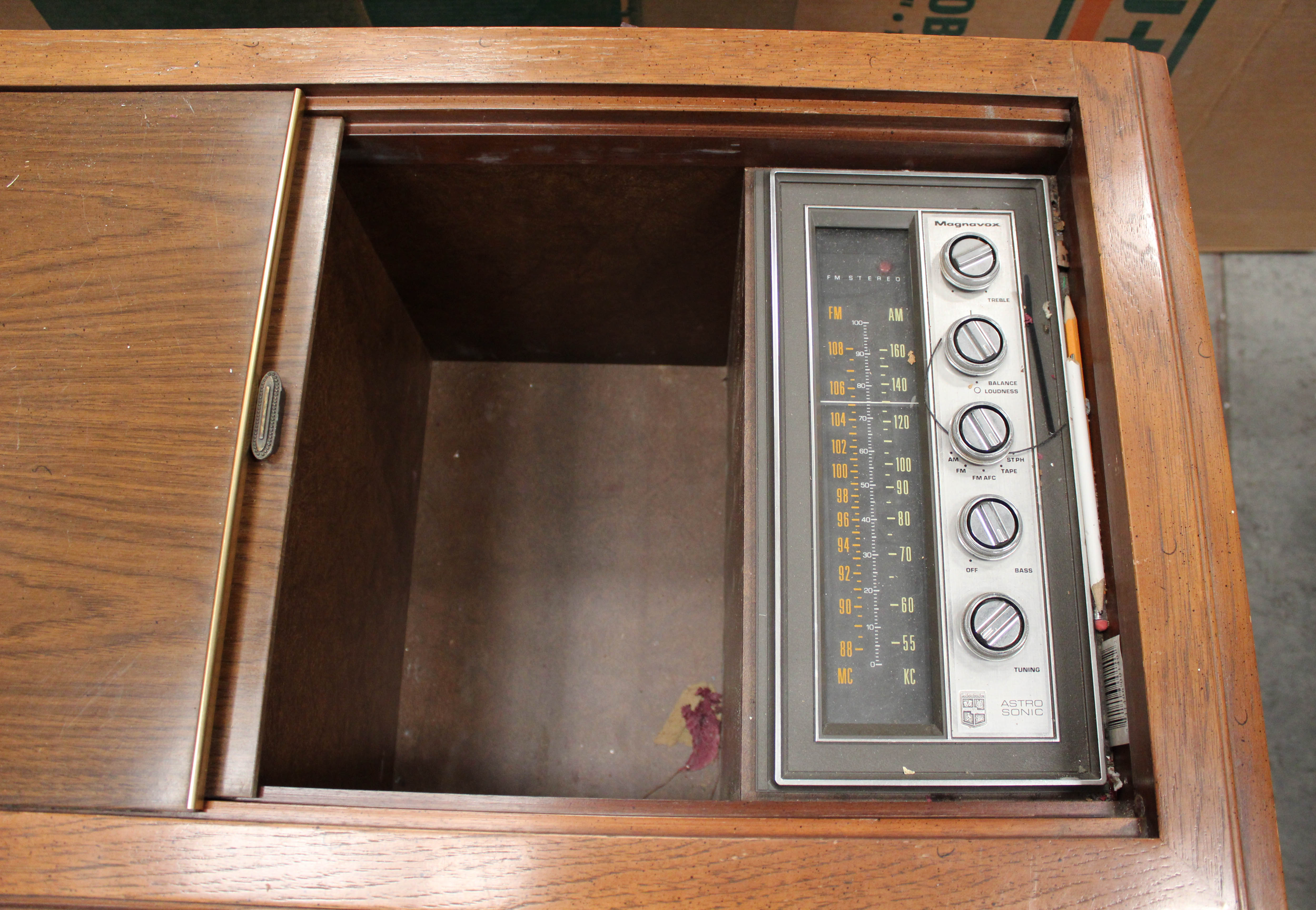 1960s Magnavox Astro Sonic Stereo Console : EBTH