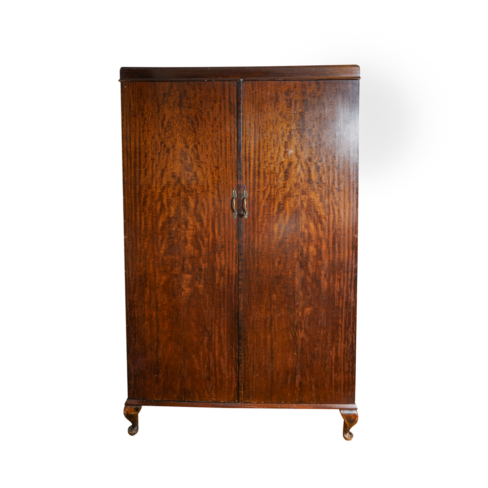 Queen Anne Style Mahogany Wardrobe By Compactom Ebth