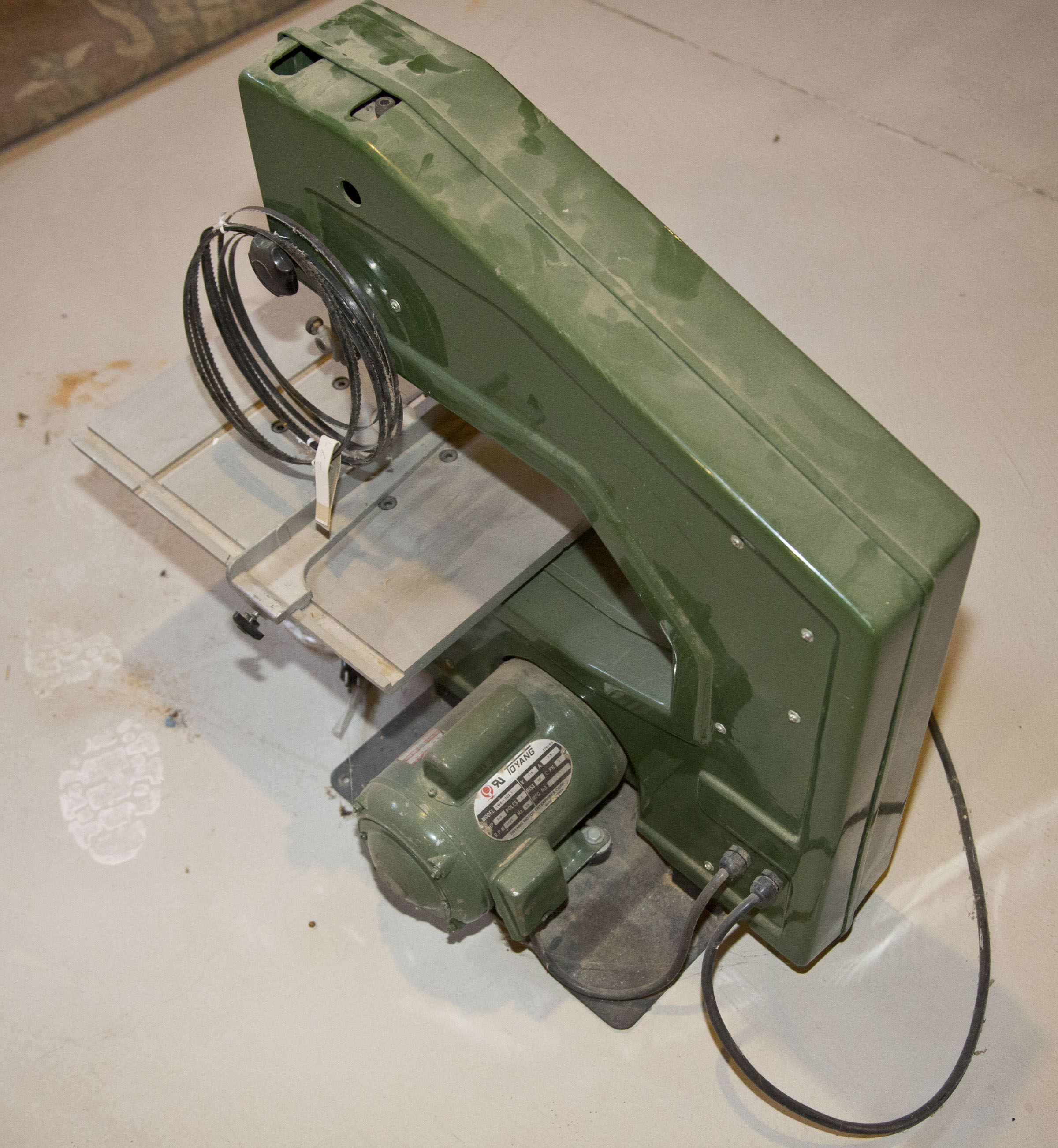 Central MachineryWood Cutting Band Saw EBTH