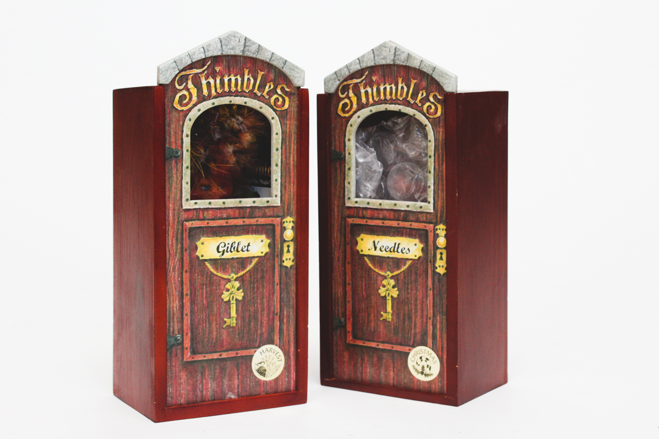 Pair of Annalee Thimble Dolls EBTH