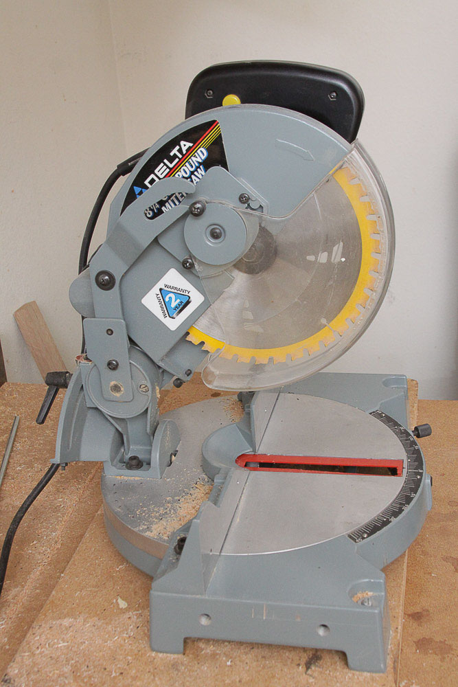 Delta 8 1/4" Compound Miter Saw Model No. 36040 EBTH