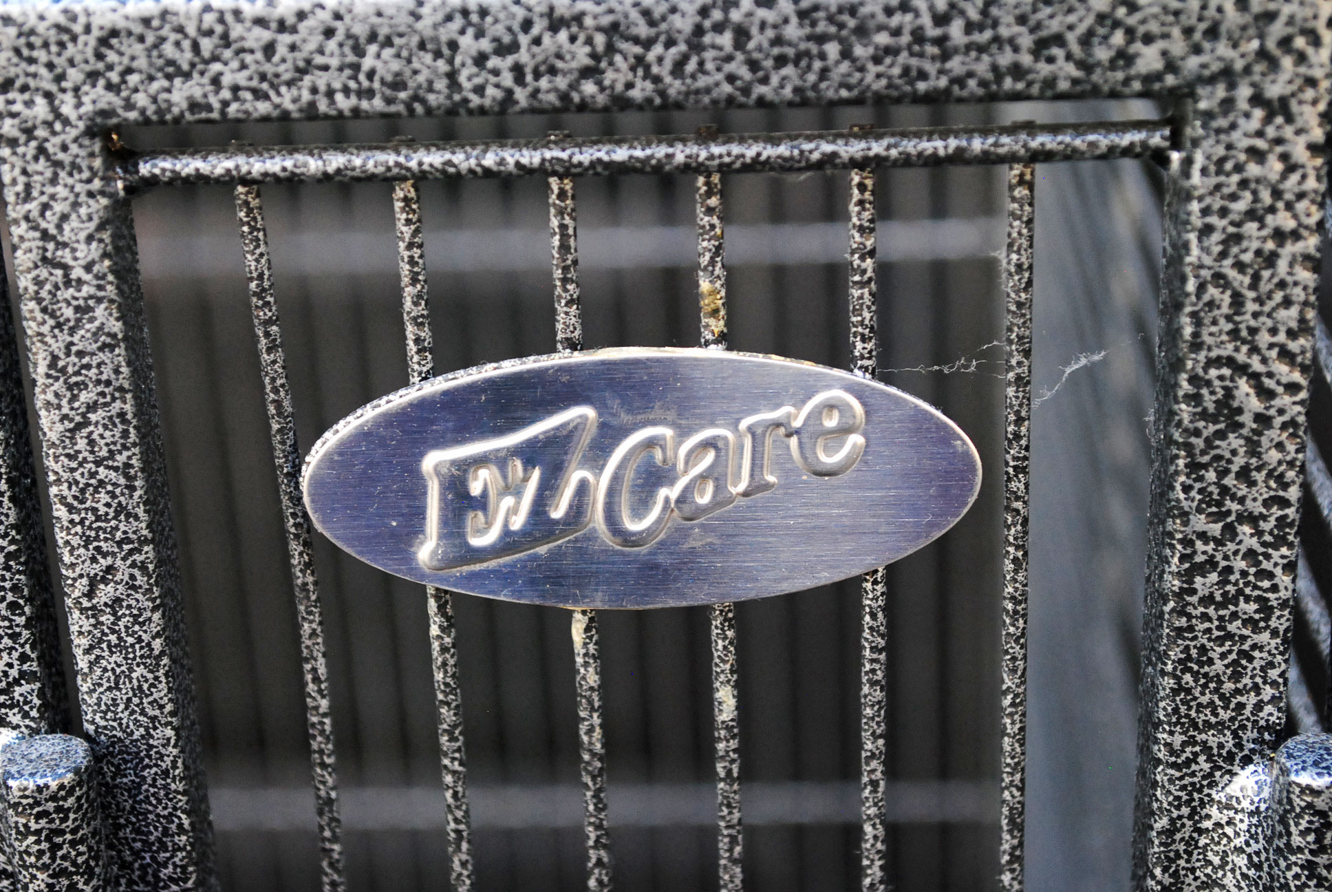 EZ Care Bird Cage EBTH