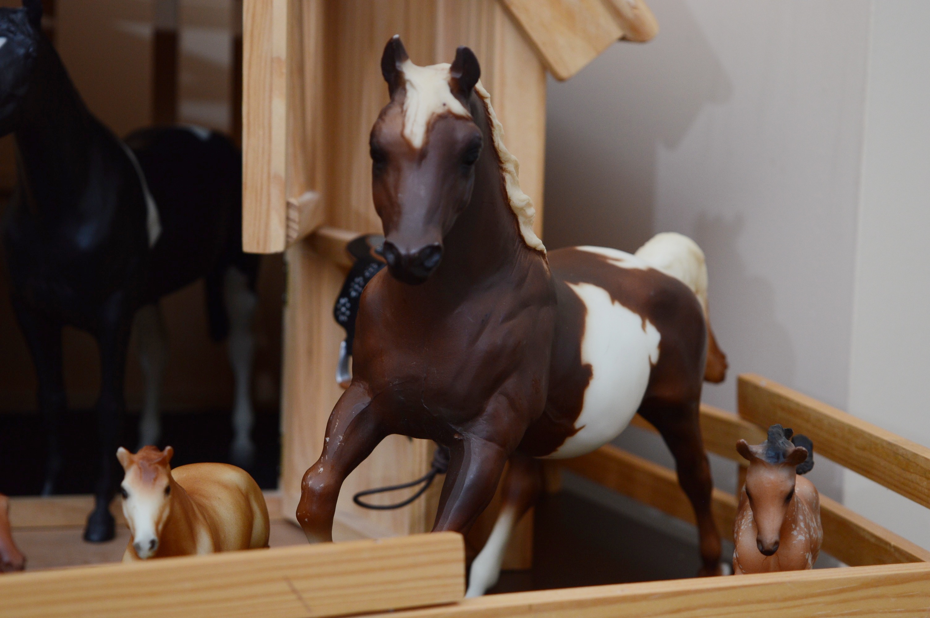 Breyer Wood Barn and Horses EBTH