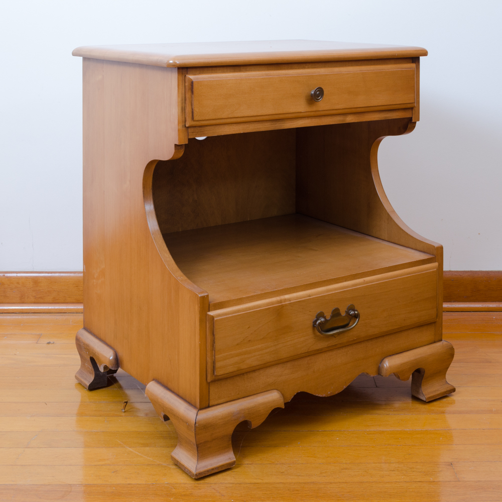 Maple Chippendale Style Four Piece Bedroom Set by Kling EBTH