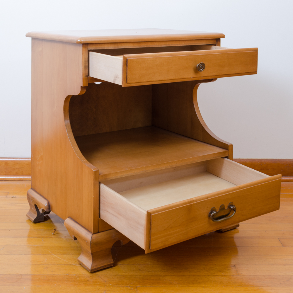 Maple Chippendale Style Four Piece Bedroom Set by Kling EBTH