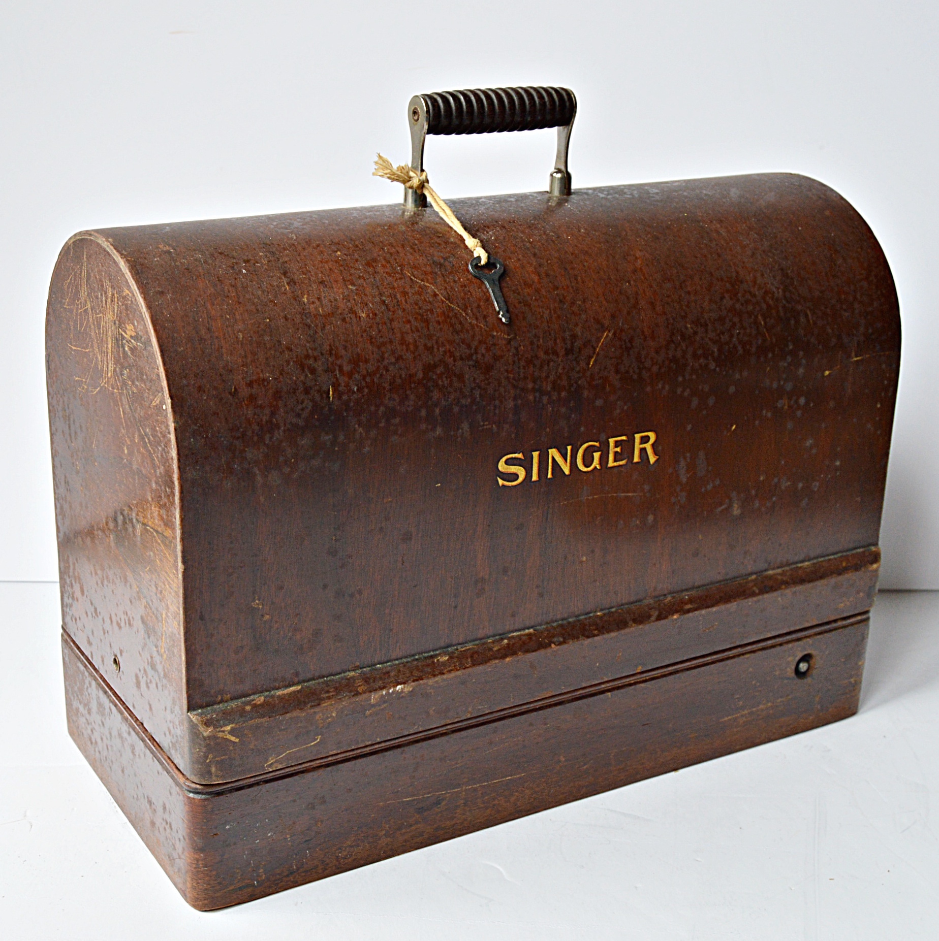 Vintage Singer Model 99 Sewing Machine with Bentwood Case EBTH