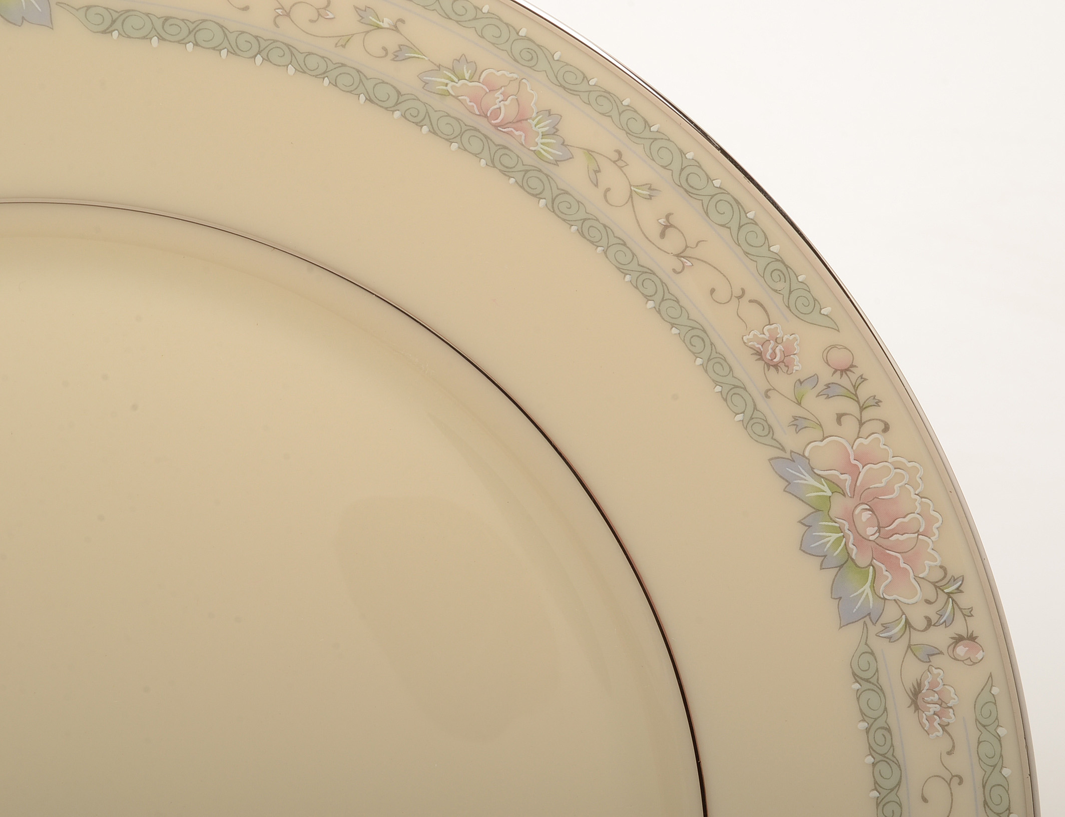 FortyTwo Lenox Bone China "Charleston" Plates EBTH