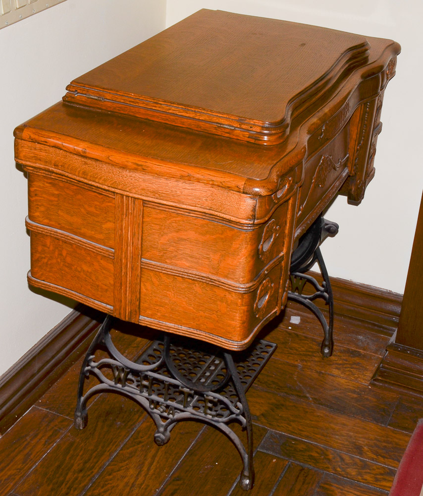 Antique White USA Rotary Sewing Machine EBTH