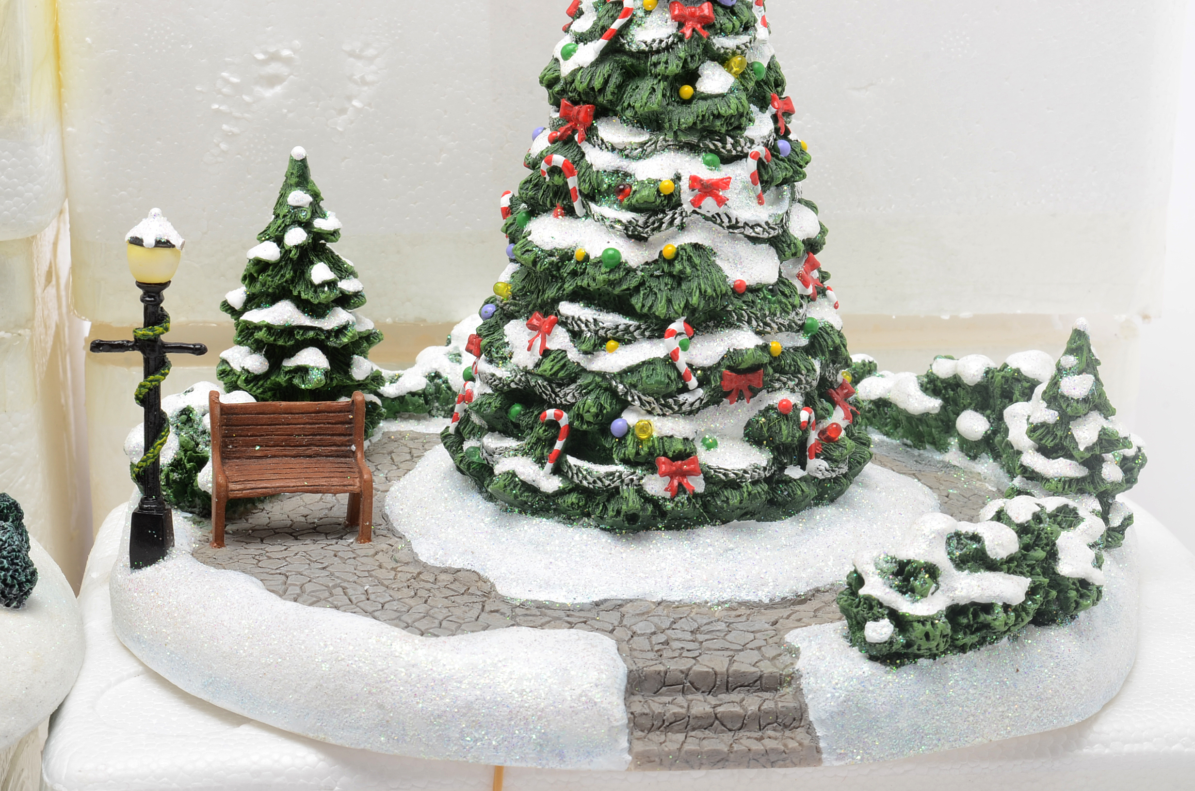 Hawthorne Village Thomas Kinkade Christmas Village Houses and