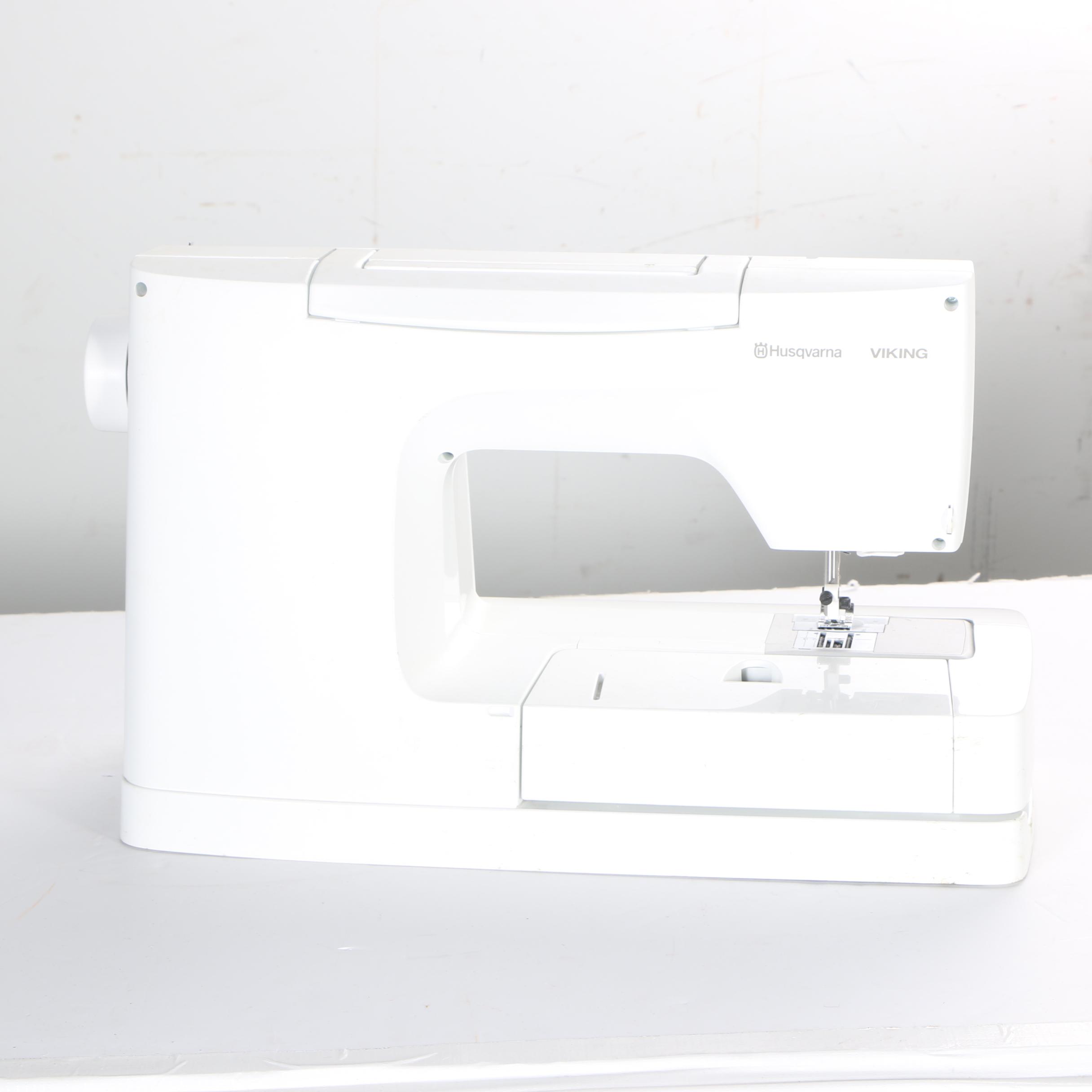 Husqvarna Viking SE Sewing Machine, Embroidery Arm and Supplies EBTH