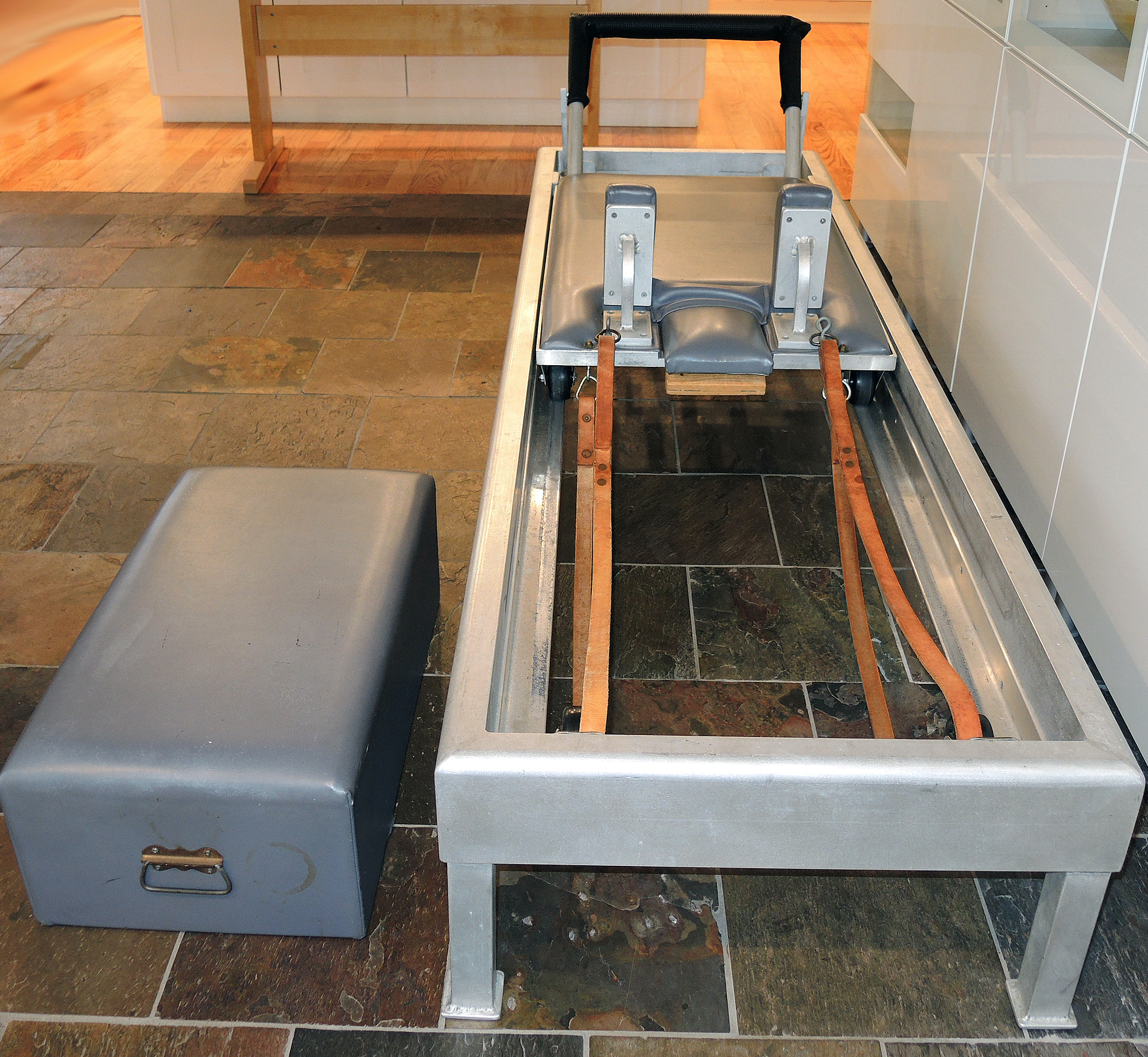 Gratz 86" Classic Reformer Pilates Machine EBTH