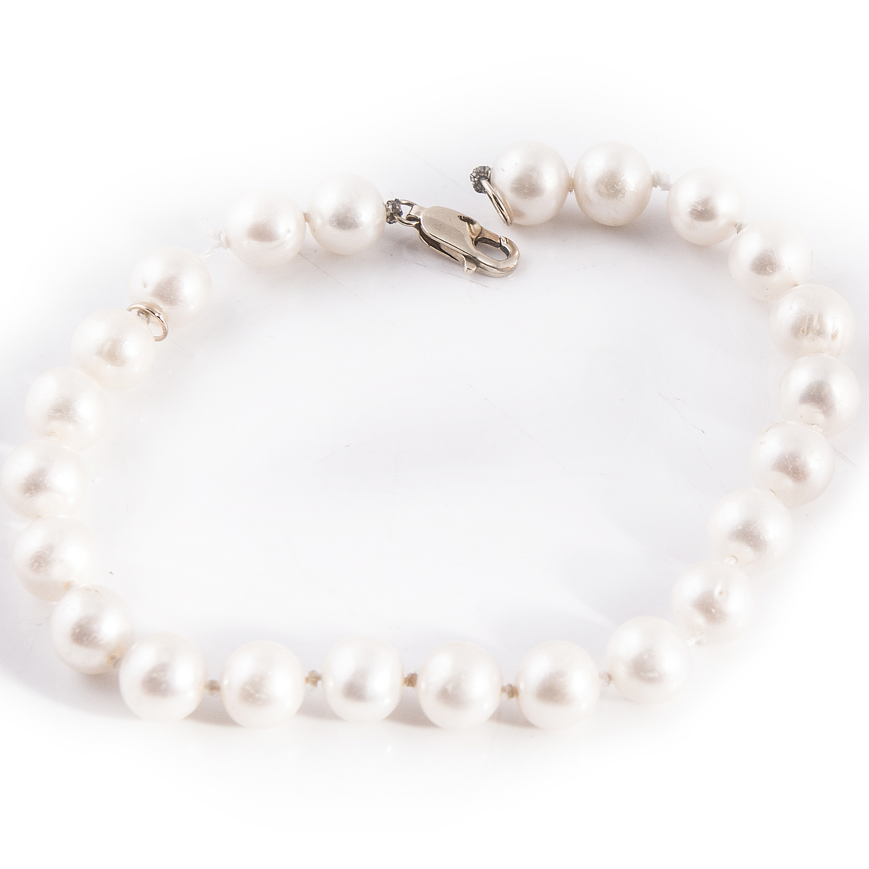 cultured pearl bracelet with gold clasp