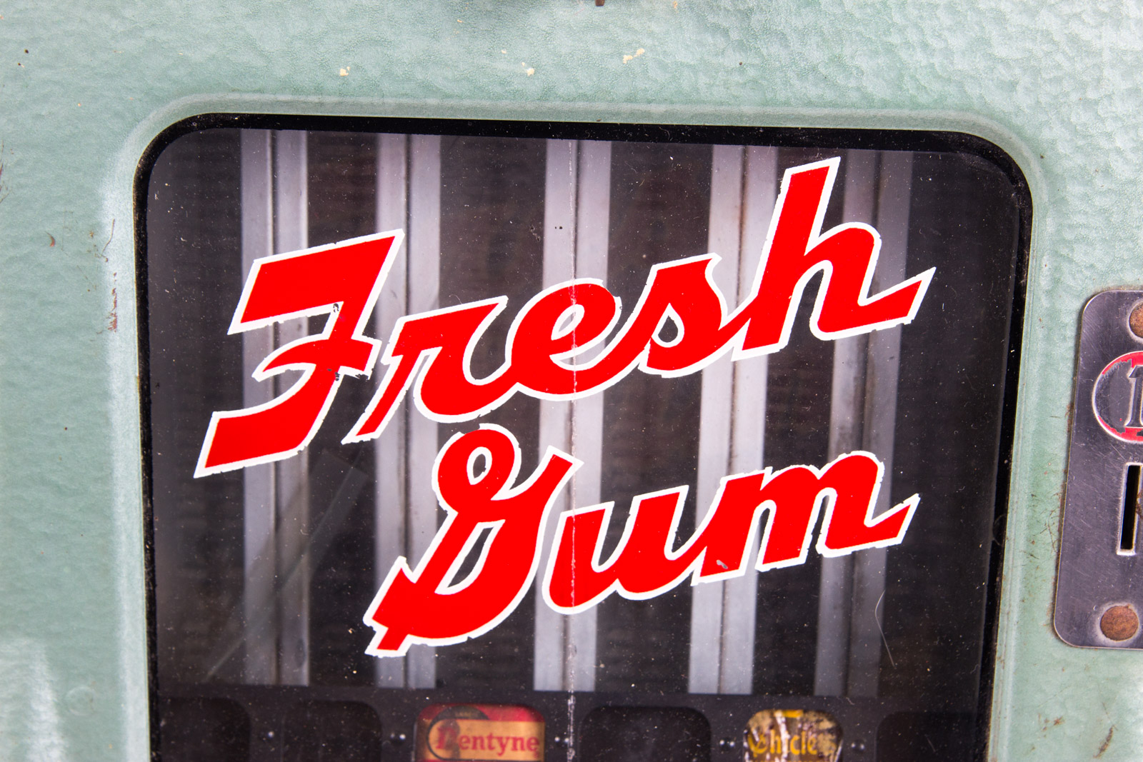 Vintage Stoner Fresh Gum Machine EBTH