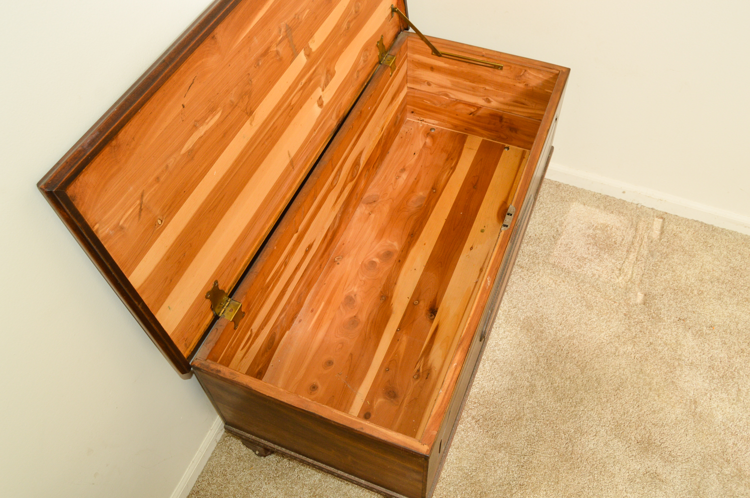 Vintage Cedar Chest by Edward Roos Company EBTH