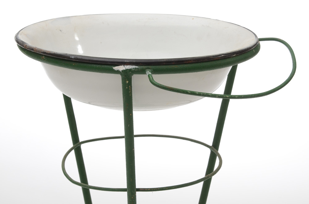 Vintage Enameled Metal Wash Basin on Painted Cast Iron Stand EBTH