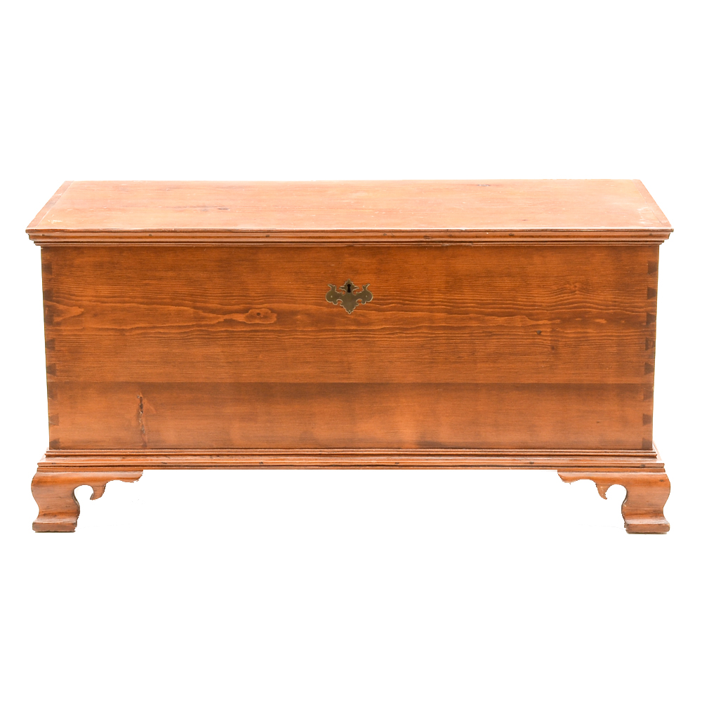 Vintage Pine Blanket Chest EBTH