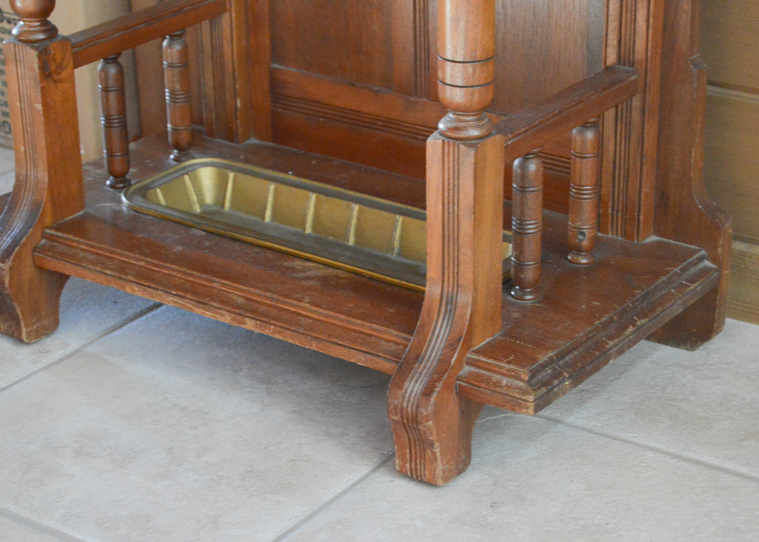 Antique Eastlake Walnut Hall Tree EBTH