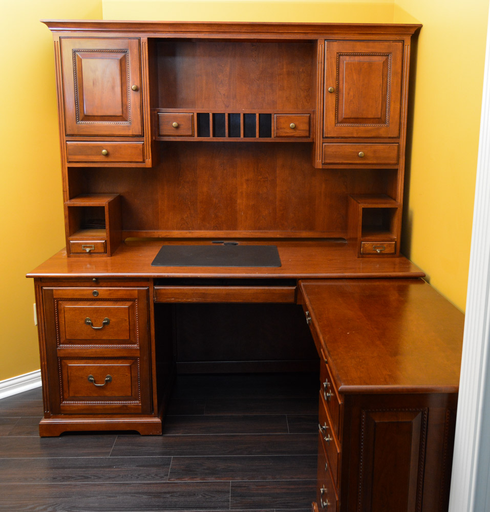 Riverside Furniture "Meridian" Home Collection Workstation with Hutch and Chair EBTH