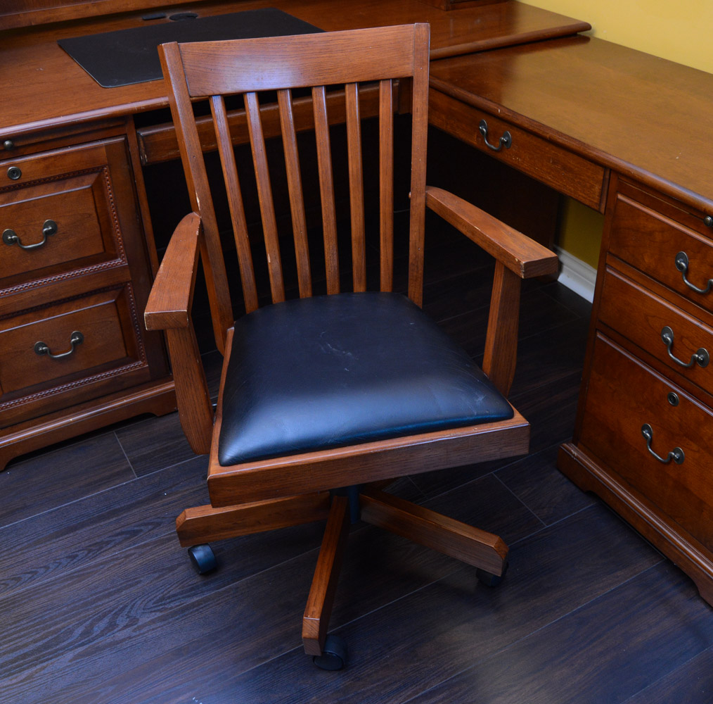 Riverside Furniture "Meridian" Home Collection Workstation with Hutch