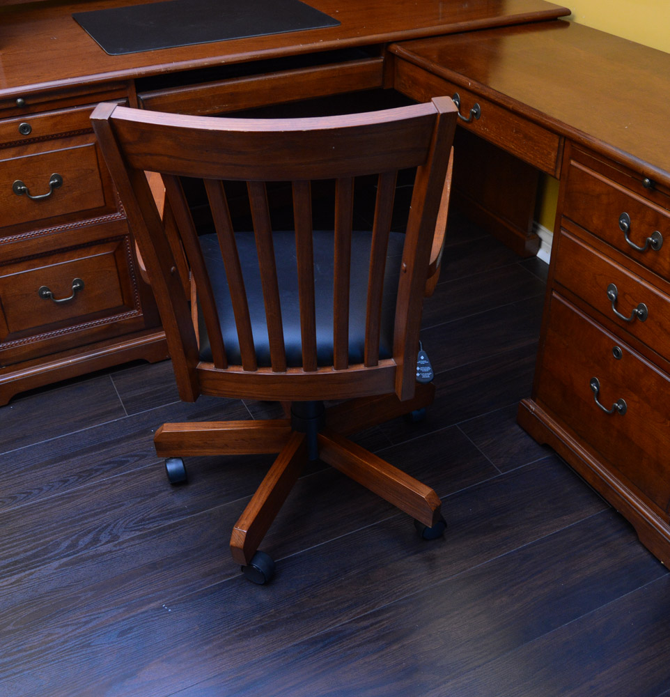 Riverside Furniture "Meridian" Home Collection Workstation with Hutch