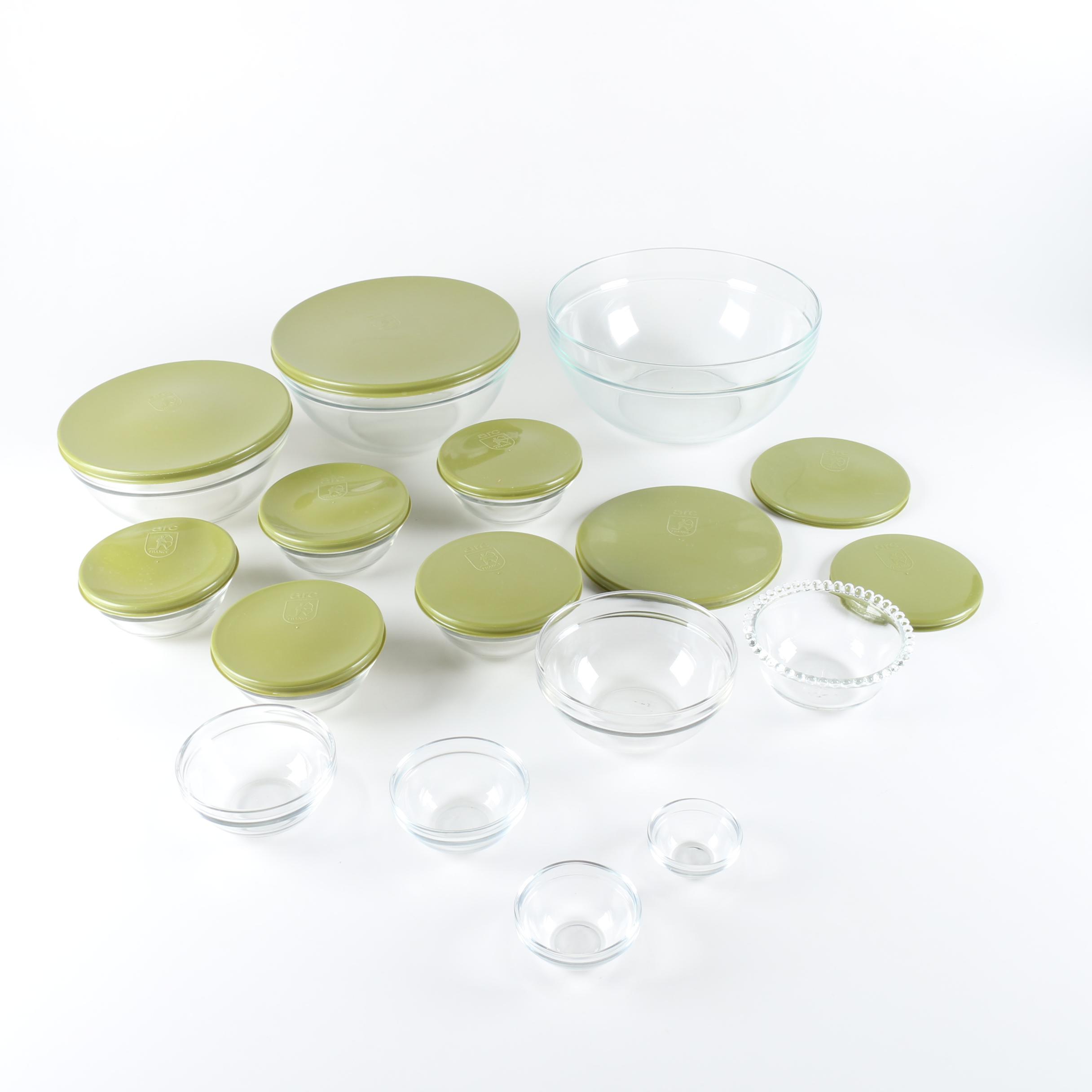 Assortment of Arc Glass Bowls with Plastic Lids EBTH