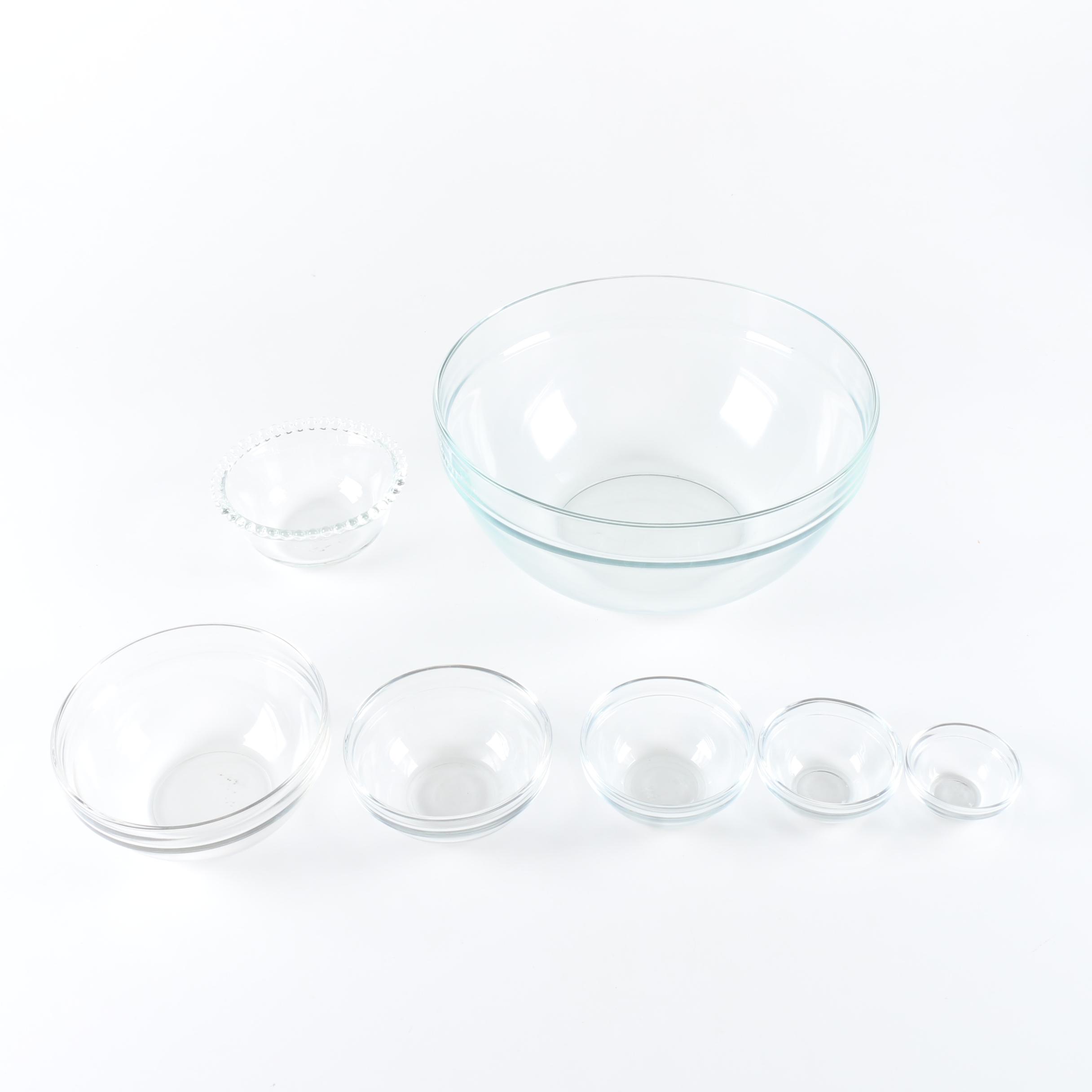 Assortment of Arc Glass Bowls with Plastic Lids EBTH