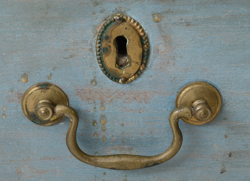 Vintage BluePainted Blanket Chest EBTH