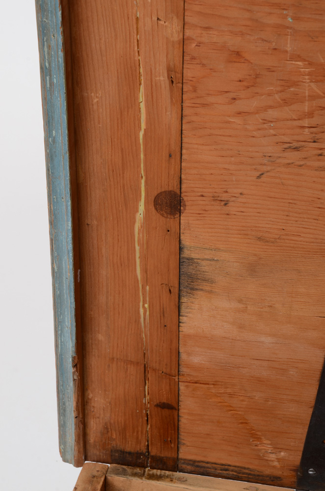 Vintage BluePainted Blanket Chest EBTH