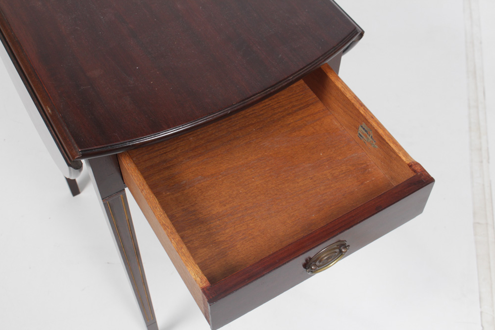 Hepplewhite Style Mahogany Drop Leaf End Table by Brandt Furniture EBTH