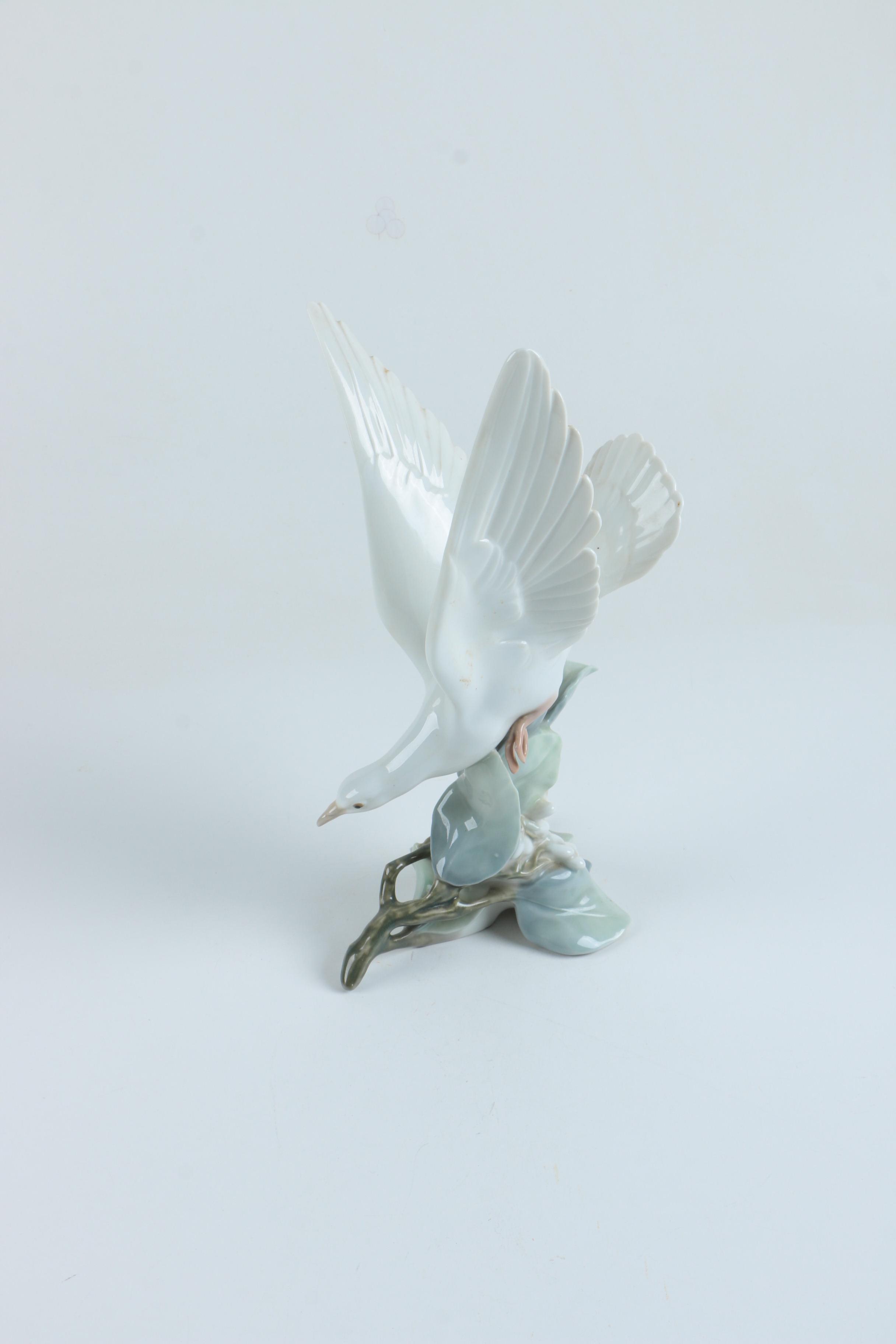 Lladro "Turtle Dove" Figurine EBTH