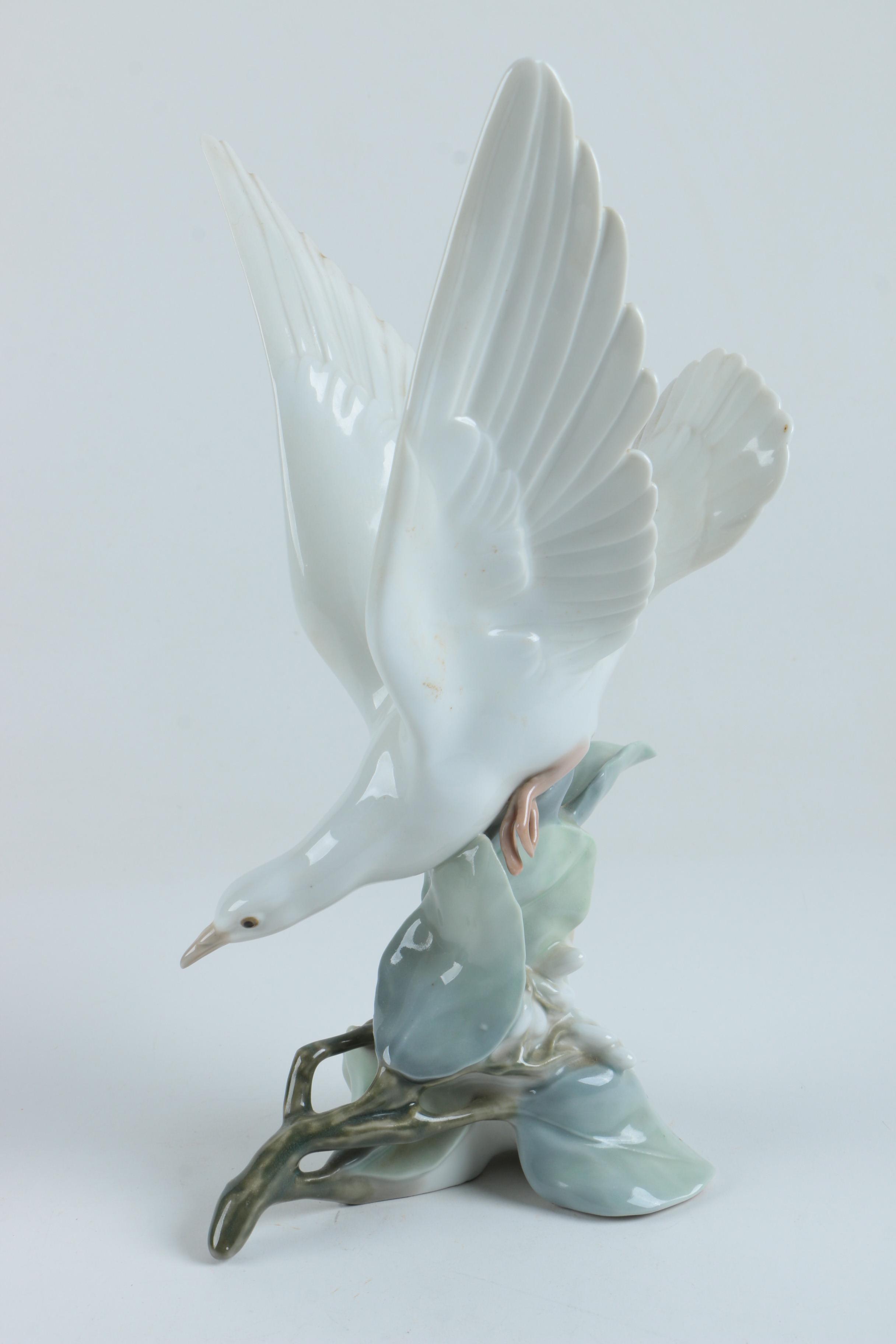 Lladro "Turtle Dove" Figurine EBTH