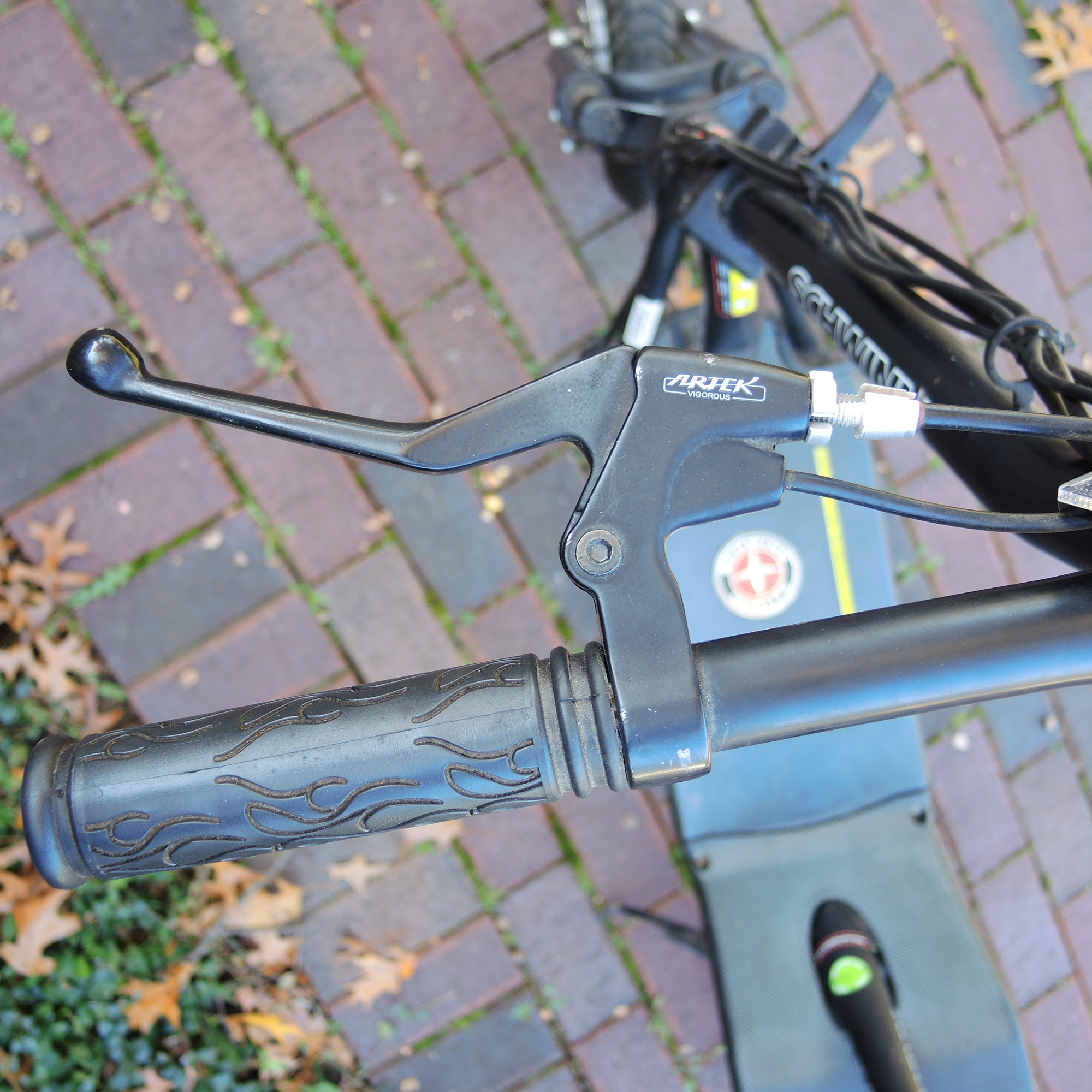 Schwinn Stealth 1000 Electric Scooter EBTH