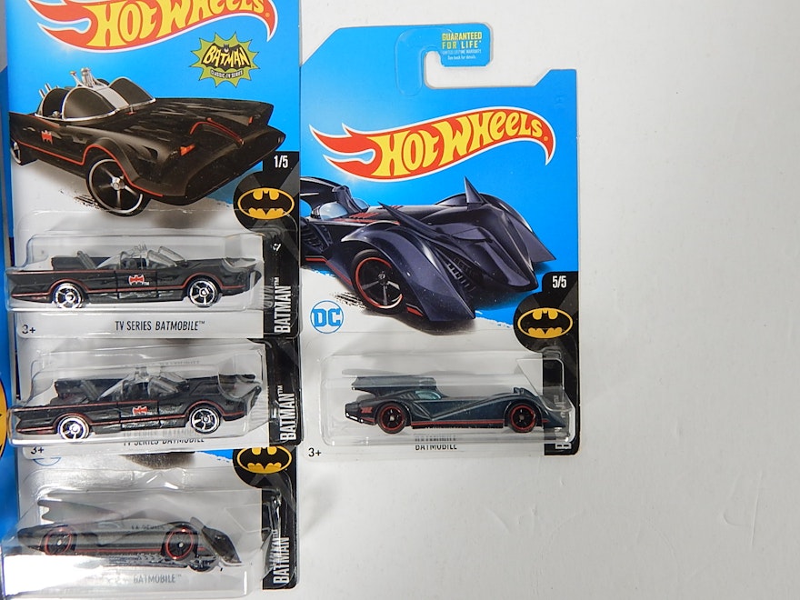 Batman Batmobile Hot Wheels Car Collection with Super Treasure Hunt Car
